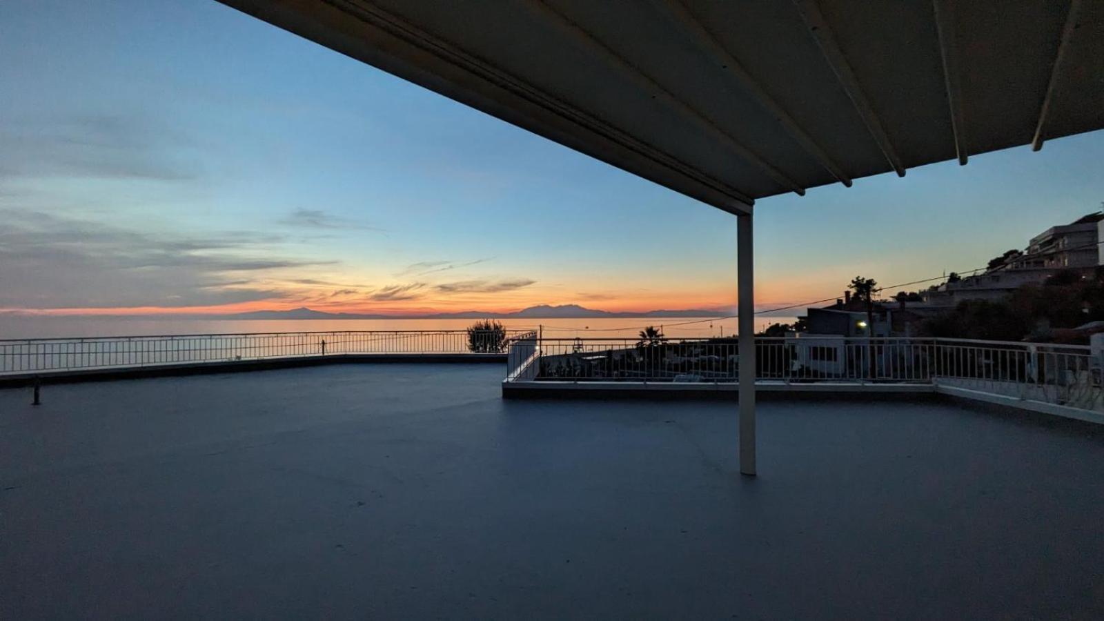 Beachfront Apartment Νέα Μουδανιά Εξωτερικό φωτογραφία